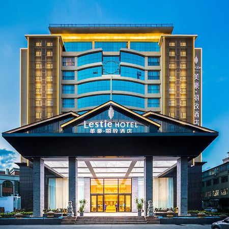 Mehood Lestie International Hotel Nancun Wanbo Metro Station Branch - Free Shuttle Bus To Canton Fair Complex During Canton Fair Period & Free Breakfast & Free Afternoon Tea & Free Midnight Snack & Free Vpn Internet Access エクステリア 写真