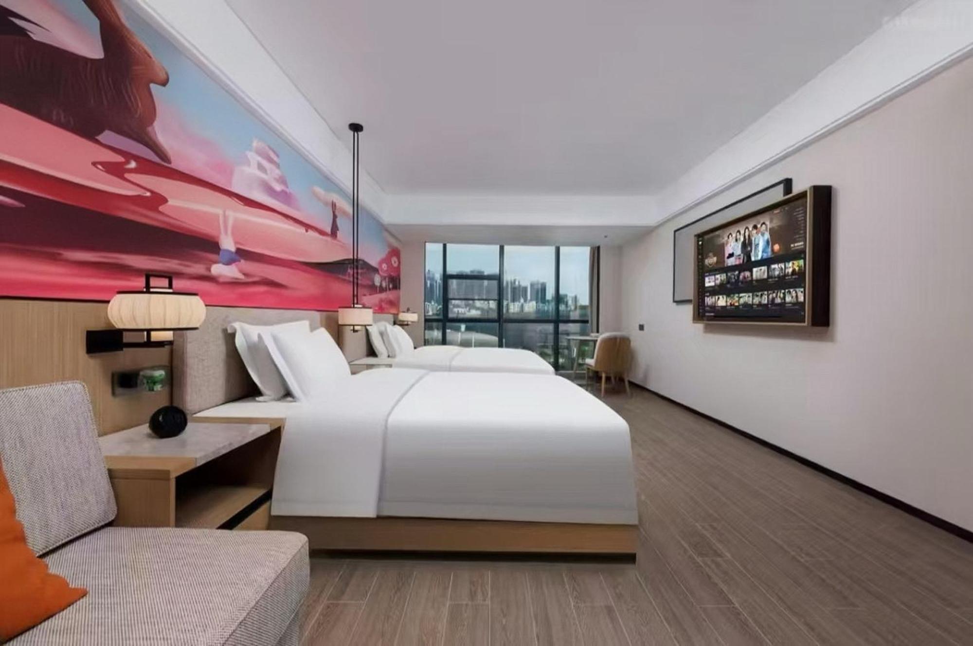 Mehood Lestie International Hotel Nancun Wanbo Metro Station Branch - Free Shuttle Bus To Canton Fair Complex During Canton Fair Period & Free Breakfast & Free Afternoon Tea & Free Midnight Snack & Free Vpn Internet Access エクステリア 写真