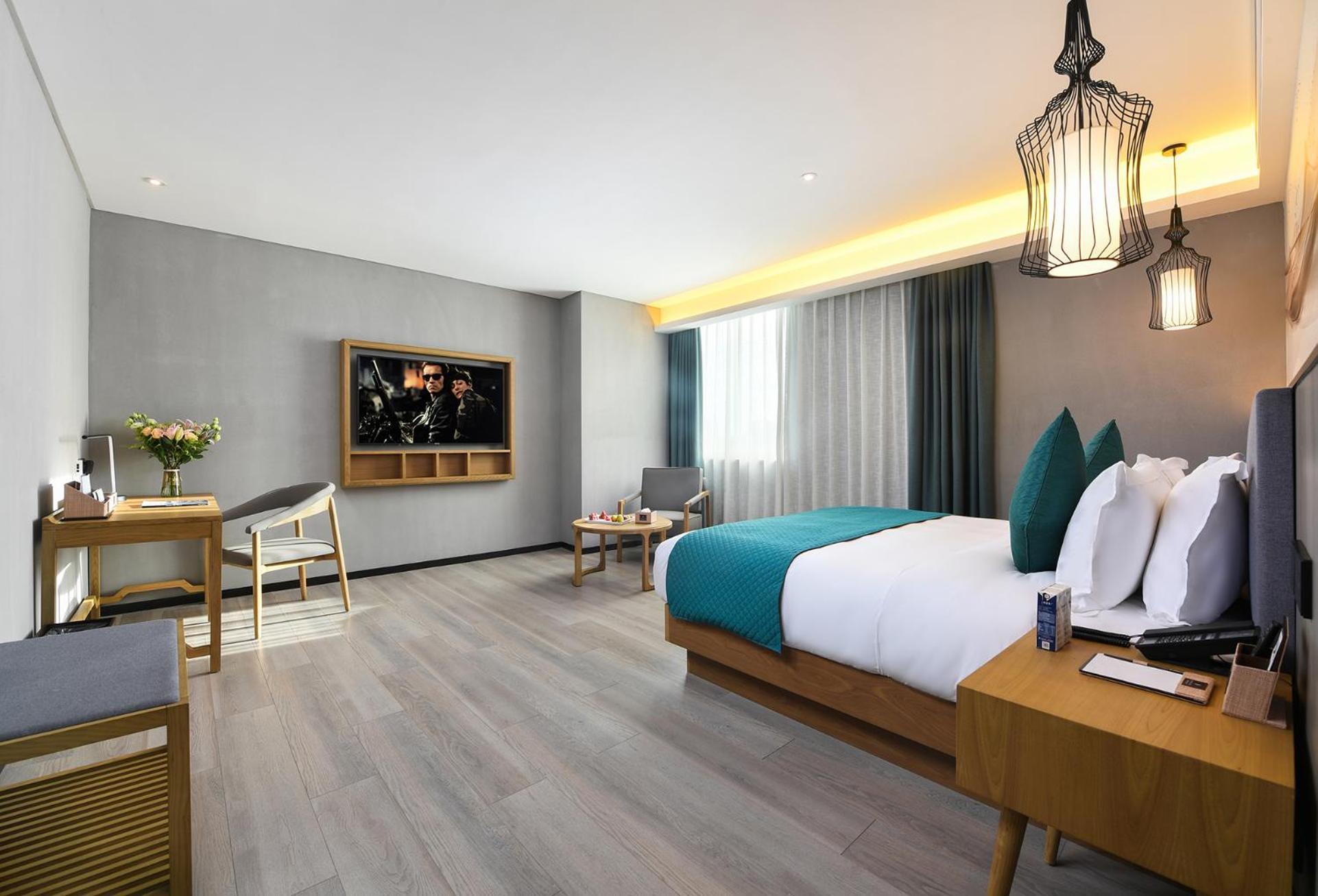 Mehood Lestie International Hotel Nancun Wanbo Metro Station Branch - Free Shuttle Bus To Canton Fair Complex During Canton Fair Period & Free Breakfast & Free Afternoon Tea & Free Midnight Snack & Free Vpn Internet Access エクステリア 写真