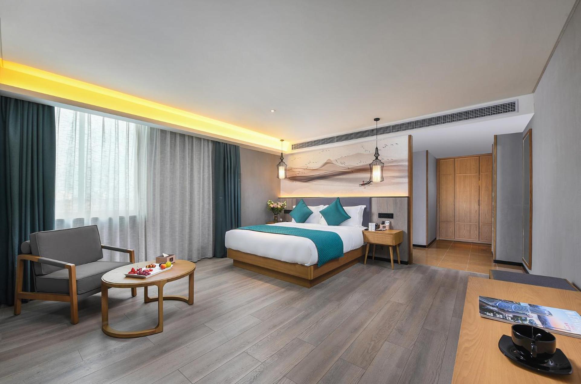 Mehood Lestie International Hotel Nancun Wanbo Metro Station Branch - Free Shuttle Bus To Canton Fair Complex During Canton Fair Period & Free Breakfast & Free Afternoon Tea & Free Midnight Snack & Free Vpn Internet Access エクステリア 写真