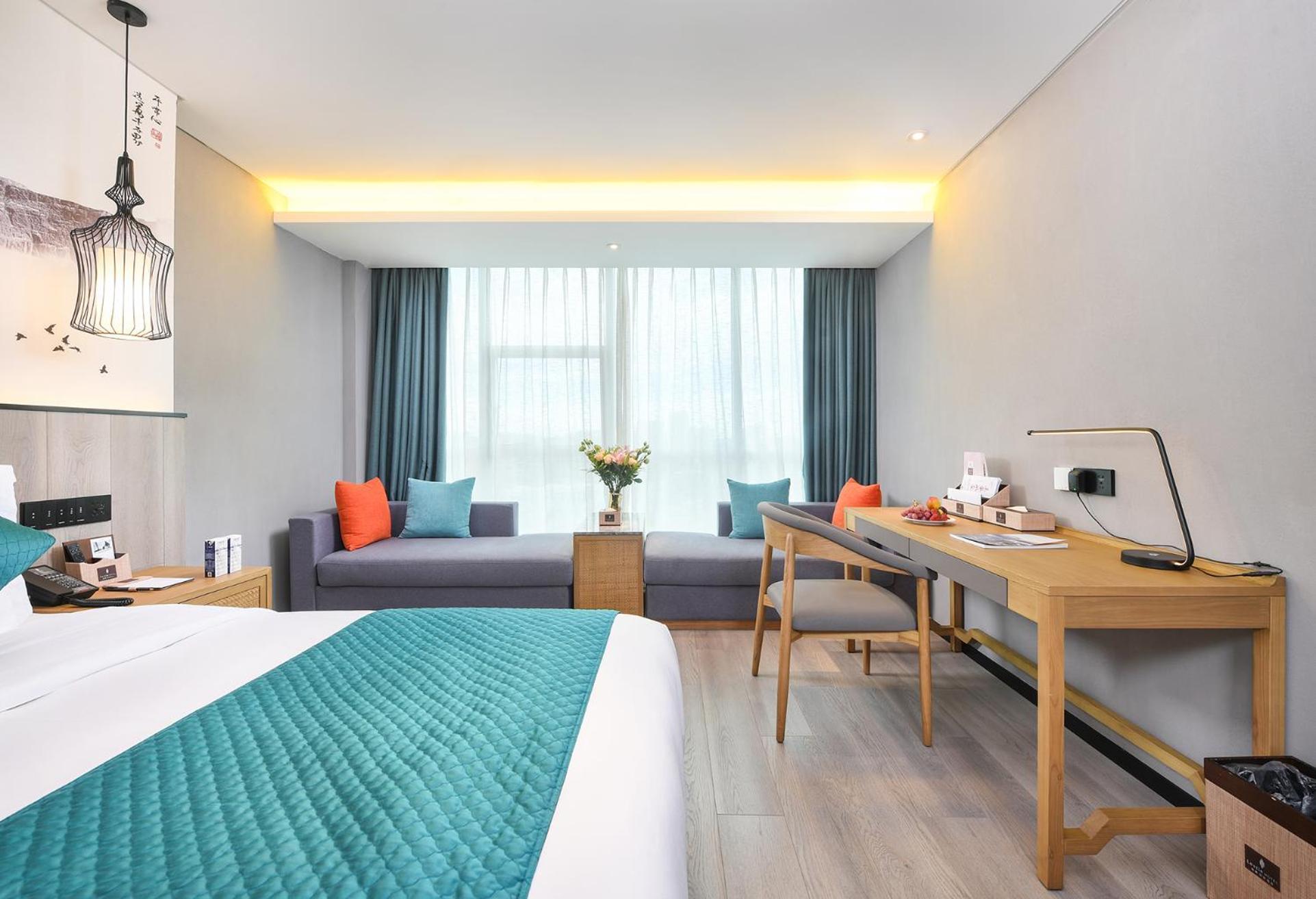Mehood Lestie International Hotel Nancun Wanbo Metro Station Branch - Free Shuttle Bus To Canton Fair Complex During Canton Fair Period & Free Breakfast & Free Afternoon Tea & Free Midnight Snack & Free Vpn Internet Access エクステリア 写真