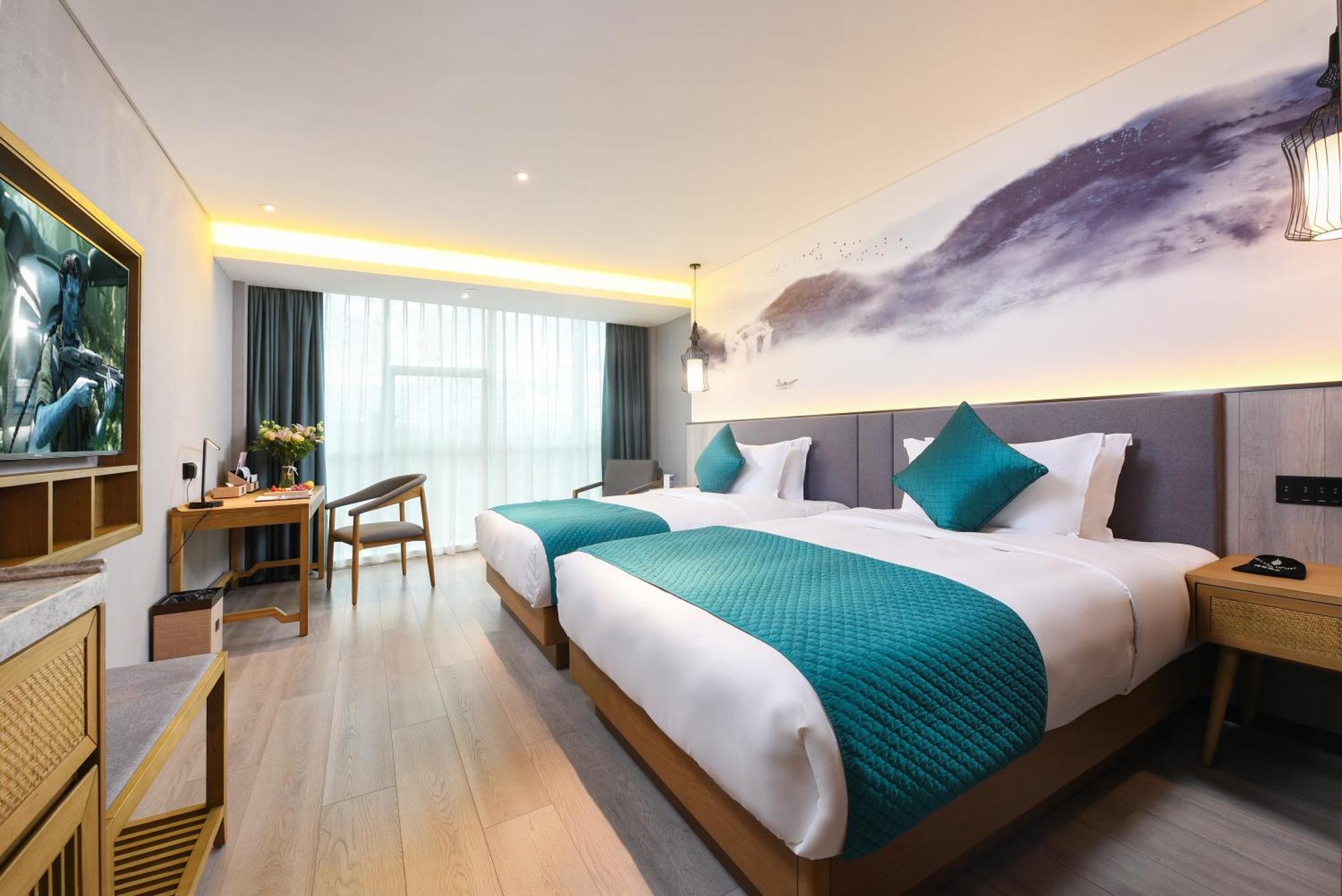 Mehood Lestie International Hotel Nancun Wanbo Metro Station Branch - Free Shuttle Bus To Canton Fair Complex During Canton Fair Period & Free Breakfast & Free Afternoon Tea & Free Midnight Snack & Free Vpn Internet Access エクステリア 写真