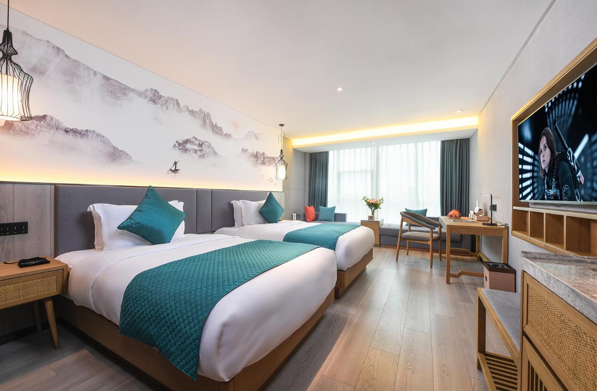 Mehood Lestie International Hotel Nancun Wanbo Metro Station Branch - Free Shuttle Bus To Canton Fair Complex During Canton Fair Period & Free Breakfast & Free Afternoon Tea & Free Midnight Snack & Free Vpn Internet Access エクステリア 写真