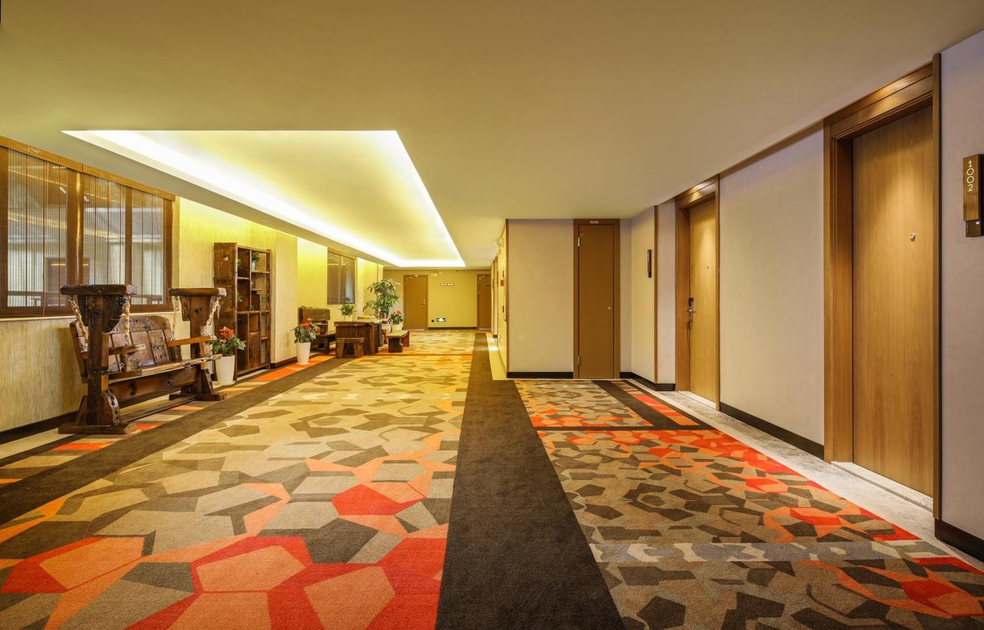 Mehood Lestie International Hotel Nancun Wanbo Metro Station Branch - Free Shuttle Bus To Canton Fair Complex During Canton Fair Period & Free Breakfast & Free Afternoon Tea & Free Midnight Snack & Free Vpn Internet Access エクステリア 写真