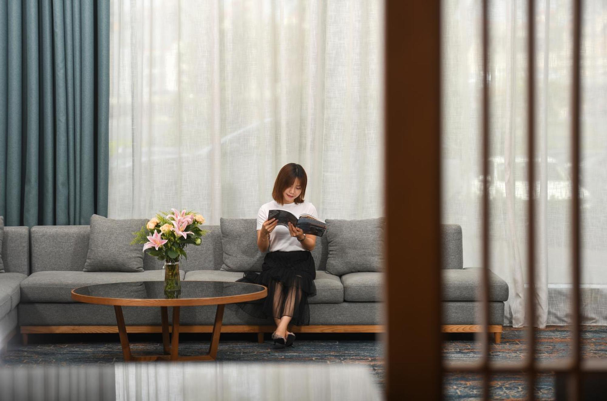 Mehood Lestie International Hotel Nancun Wanbo Metro Station Branch - Free Shuttle Bus To Canton Fair Complex During Canton Fair Period & Free Breakfast & Free Afternoon Tea & Free Midnight Snack & Free Vpn Internet Access エクステリア 写真