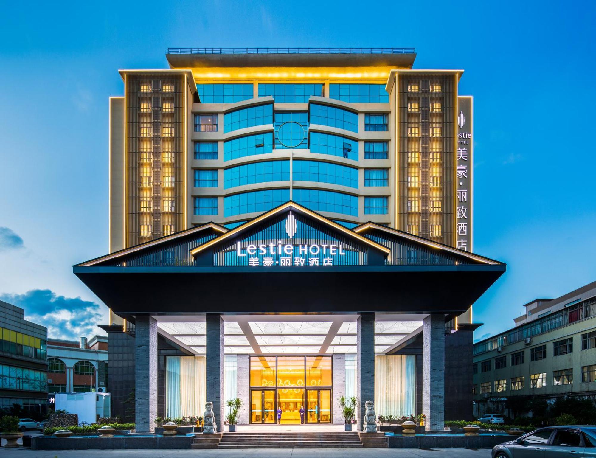 Mehood Lestie International Hotel Nancun Wanbo Metro Station Branch - Free Shuttle Bus To Canton Fair Complex During Canton Fair Period & Free Breakfast & Free Afternoon Tea & Free Midnight Snack & Free Vpn Internet Access エクステリア 写真